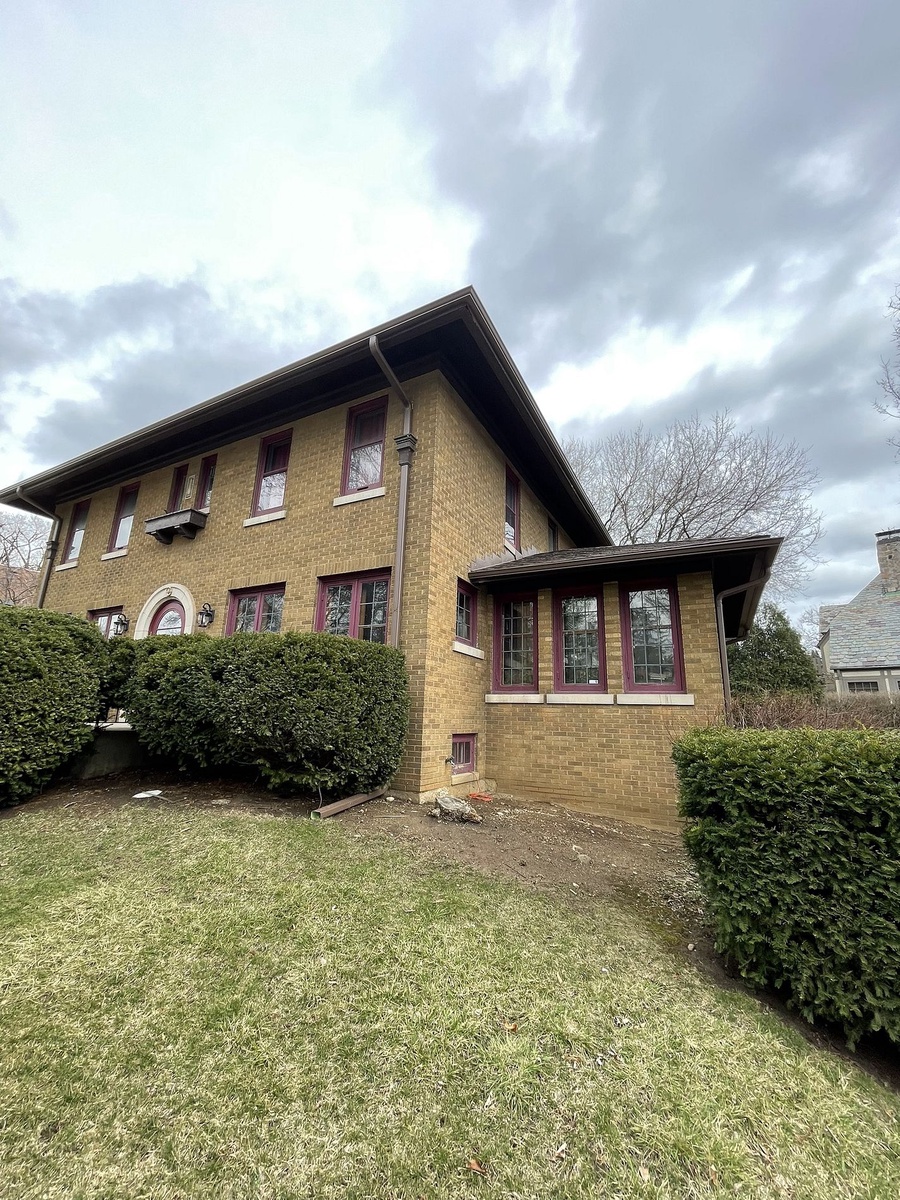 1910 Martha Washington Drive , Wauwatosa, WI, US
