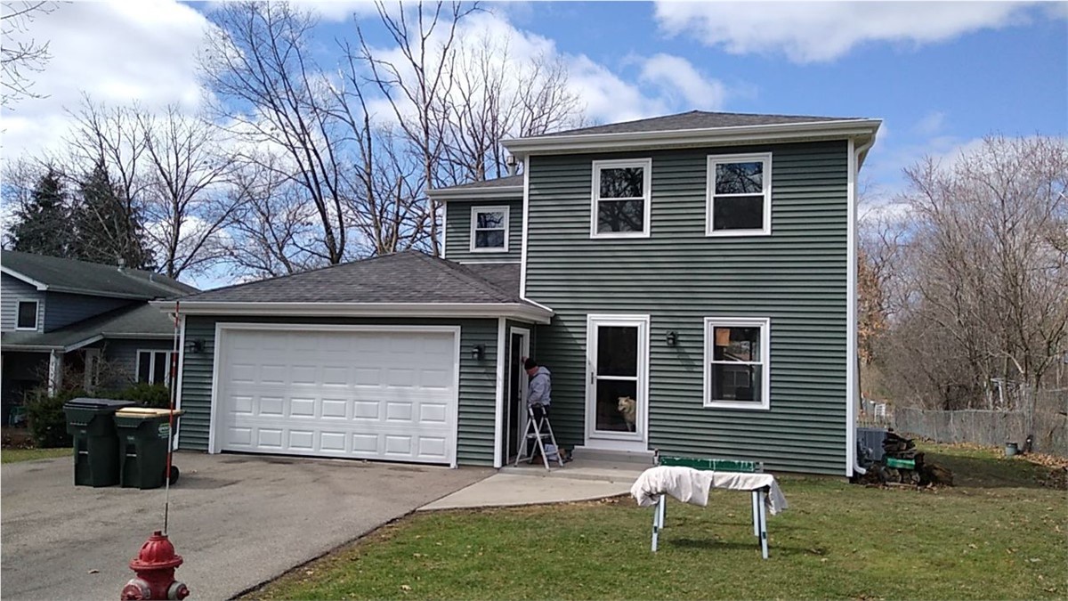 826 Elm Avenue , Round Lake Park, IL, US