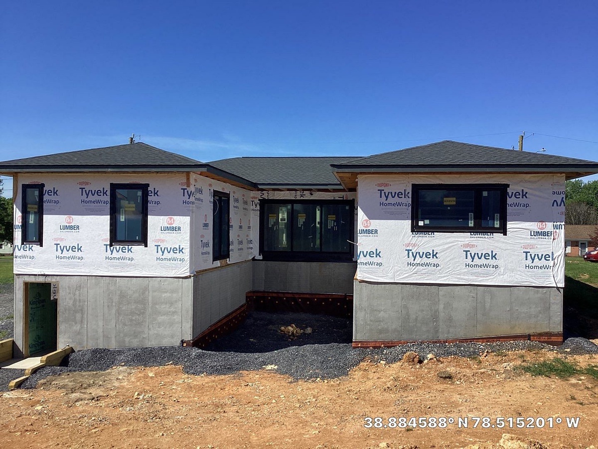 610 West Spring Street , Woodstock, VA, US