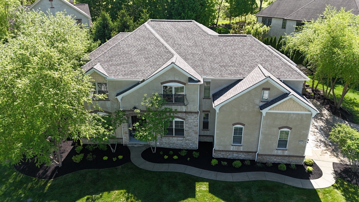9327 Pine Creek Drive , Powell, OH, US