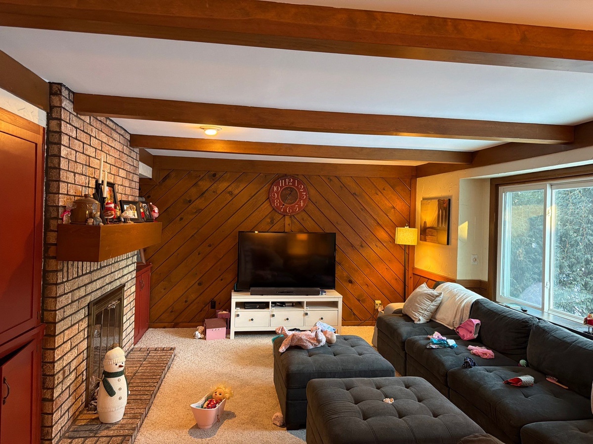 Andrea & Liz J. 2917 Minot Ln, Waukesha, WI