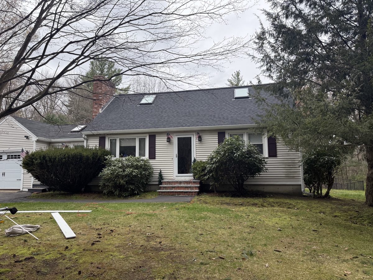 82 River Street , Raynham, MA, US