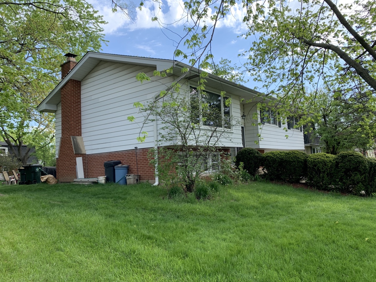 18W080 Rodgers Court , Darien, IL, US