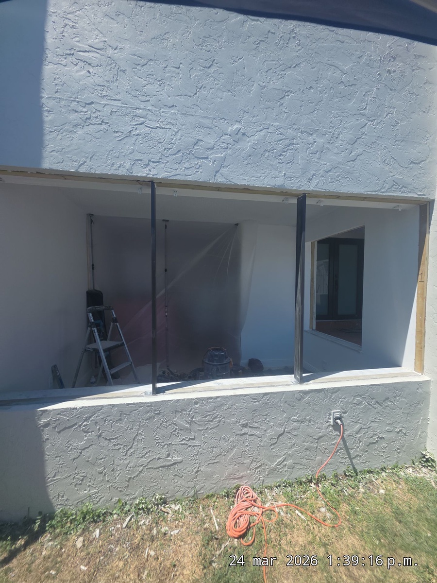 3940 West 10th Drive , Hialeah, FL, US