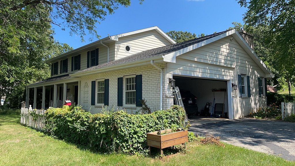 826 Criglas Road , Wales, WI, US