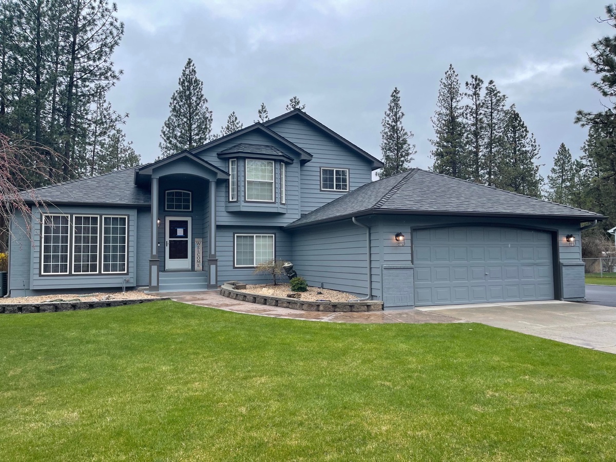 16727 North Dean Road , Nine Mile Falls, WA, US