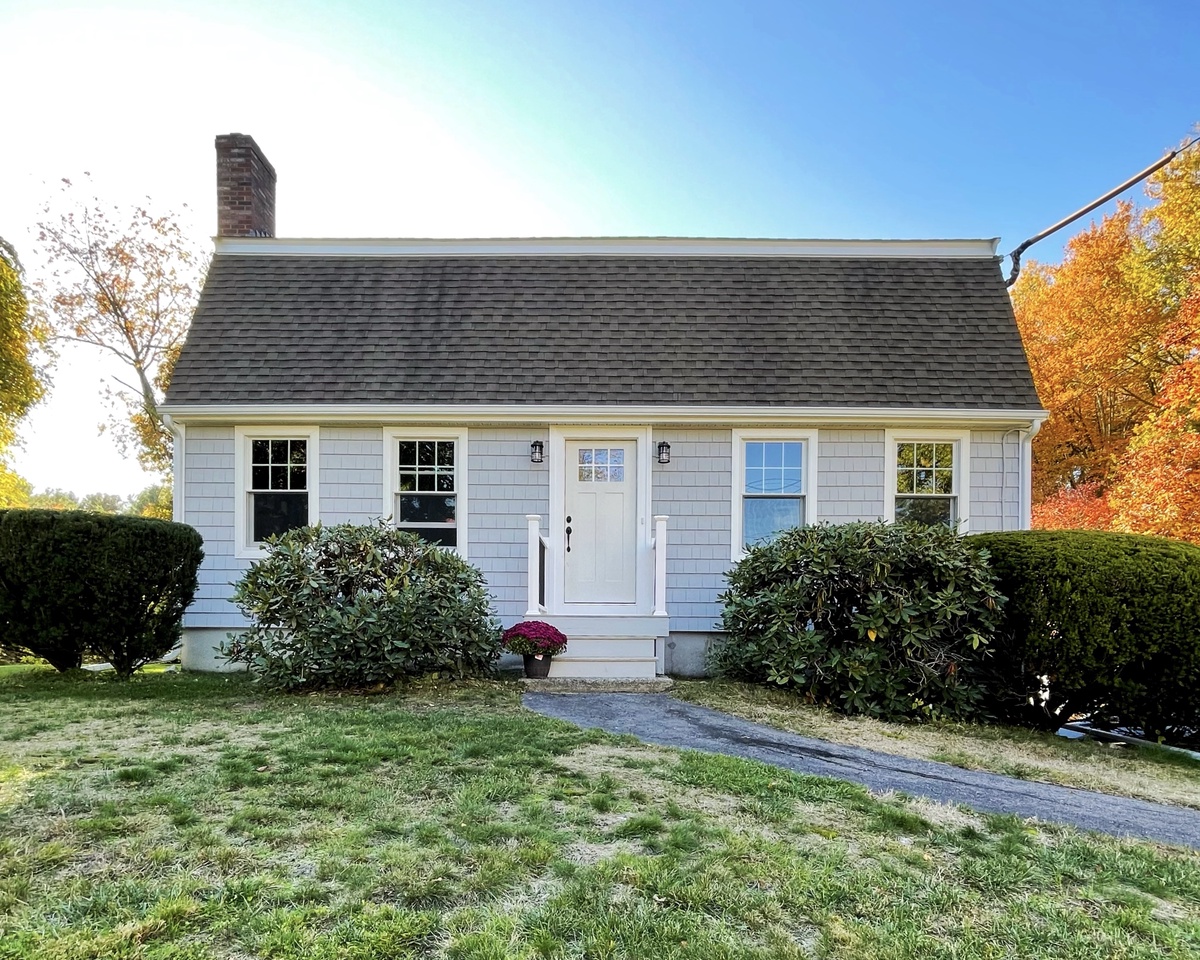 107 Fruit Street , Hopkinton, MA, US