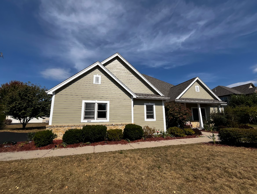 Chris R. 1826 Spring House Drive, Oconomowoc, WI