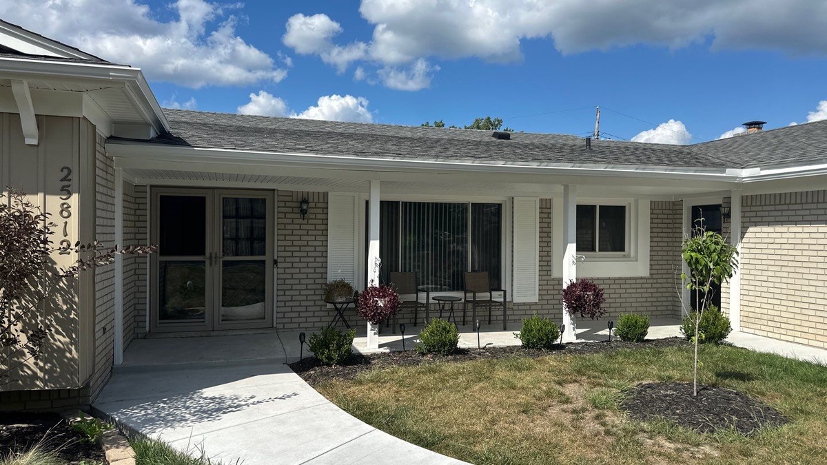 25812 Castlereigh Drive , Farmington Hills, MI, US