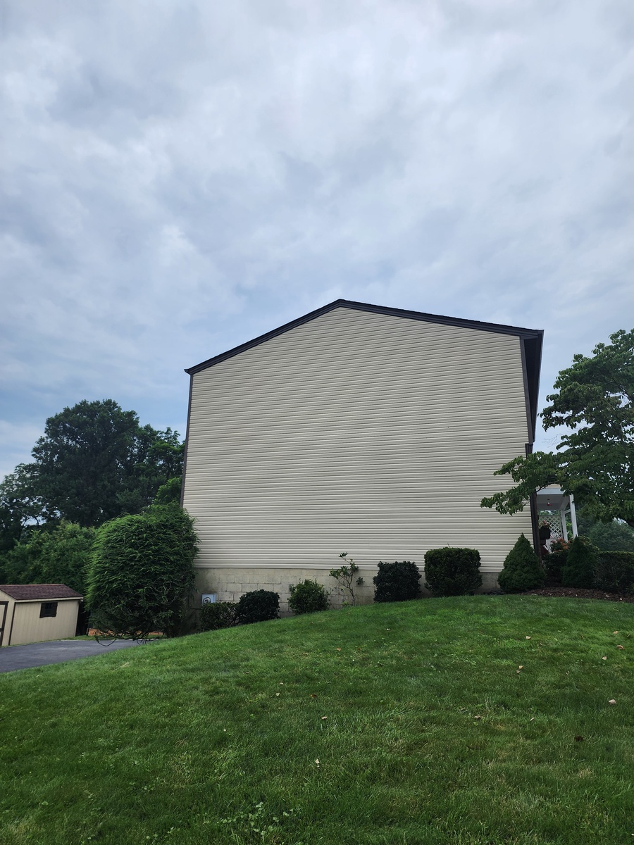 100 Opal Drive , Verona, PA, US