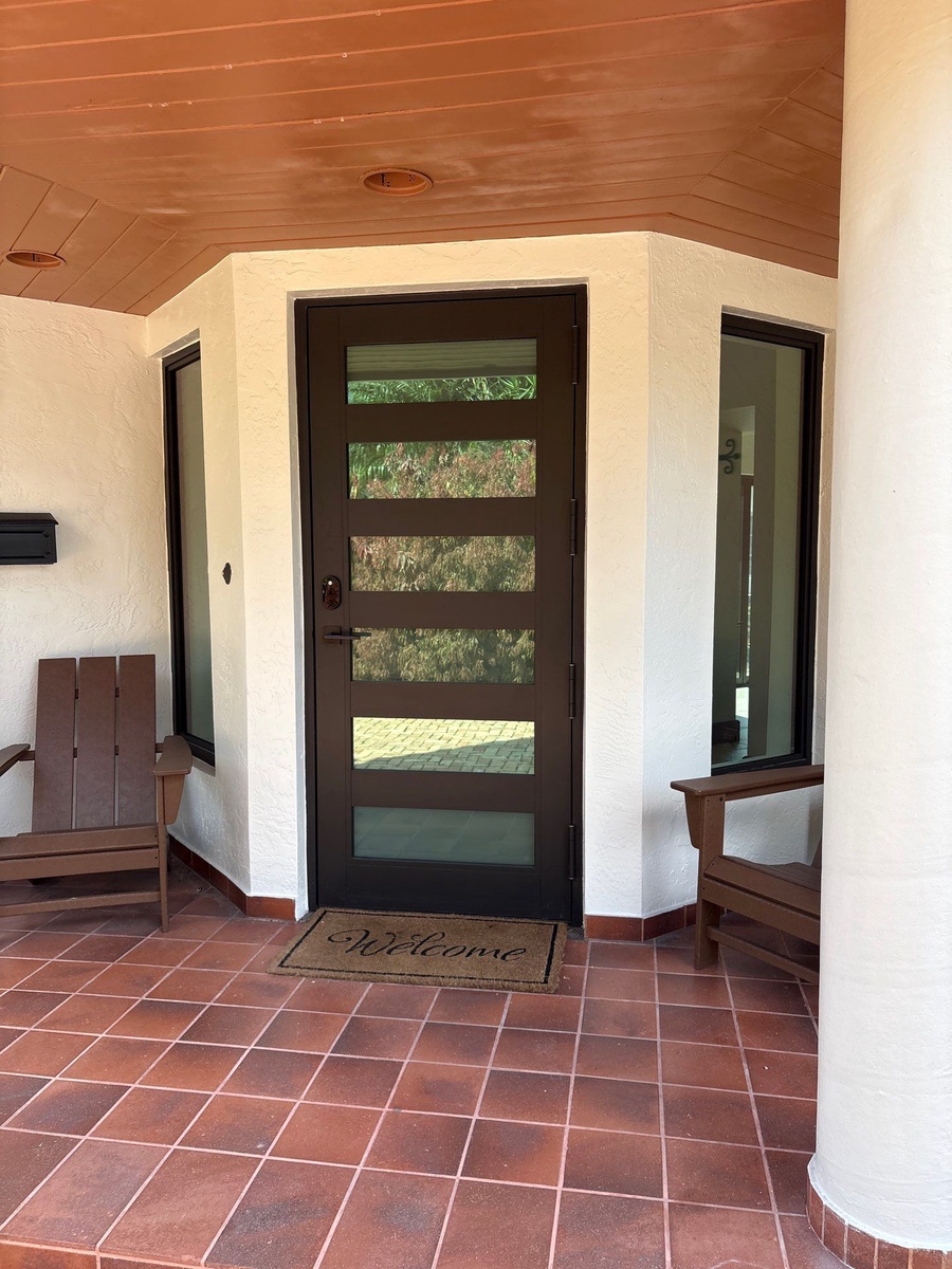 11810 Northeast 9th Avenue , Biscayne Park, FL, US