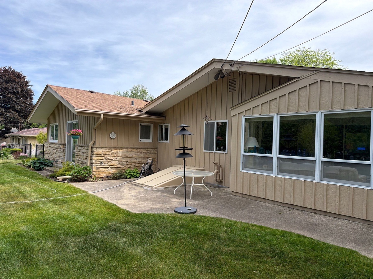 Nancy J. 2308 W Dunwood Rd, Glendale, WI