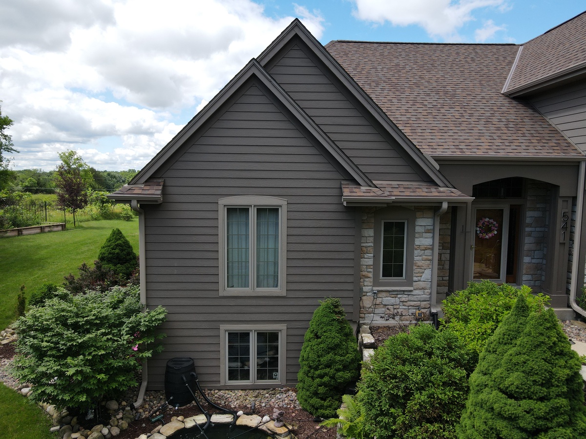 541 Thomas Road , Wales, WI, US