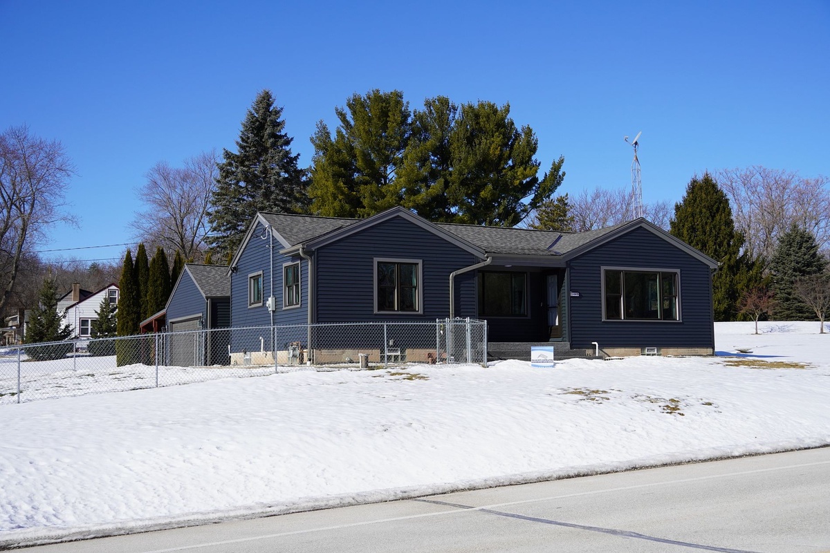 5445 South Martin Road , New Berlin, WI, US