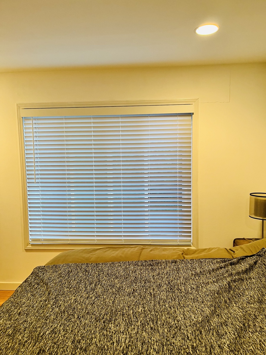 Woodland Hills, CA, 91364, US