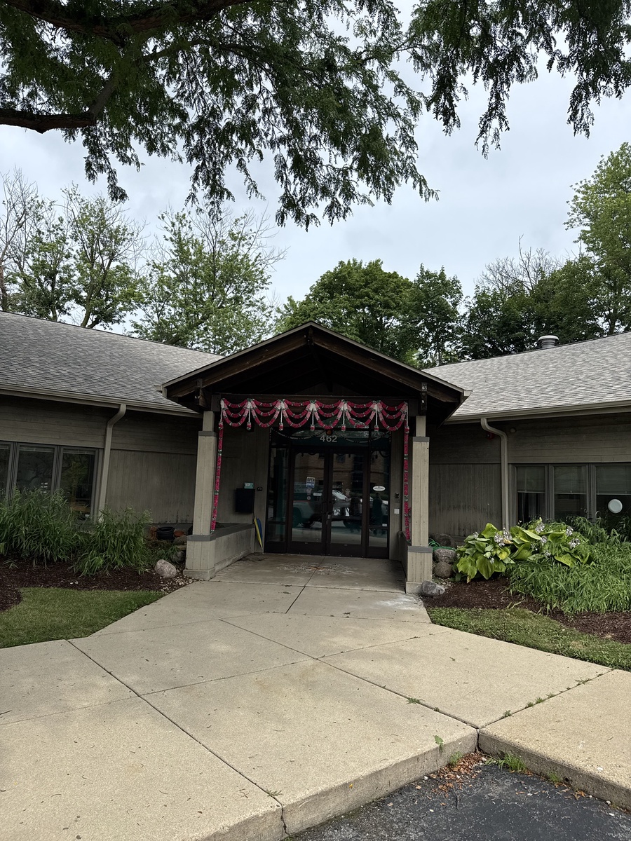 462 North McLean Boulevard , Elgin, IL, US