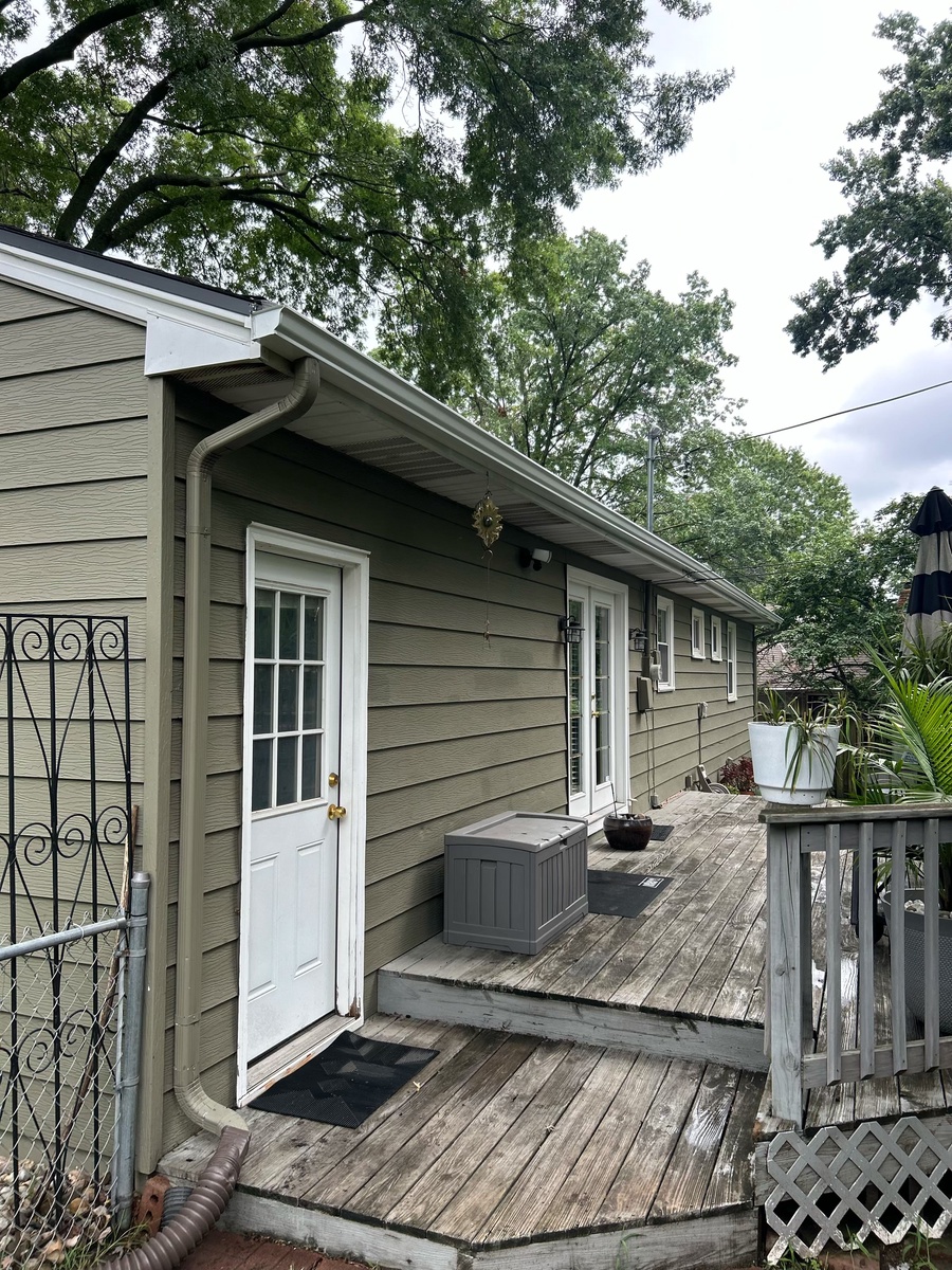 9325 Hardy Street , Overland Park, KS, US