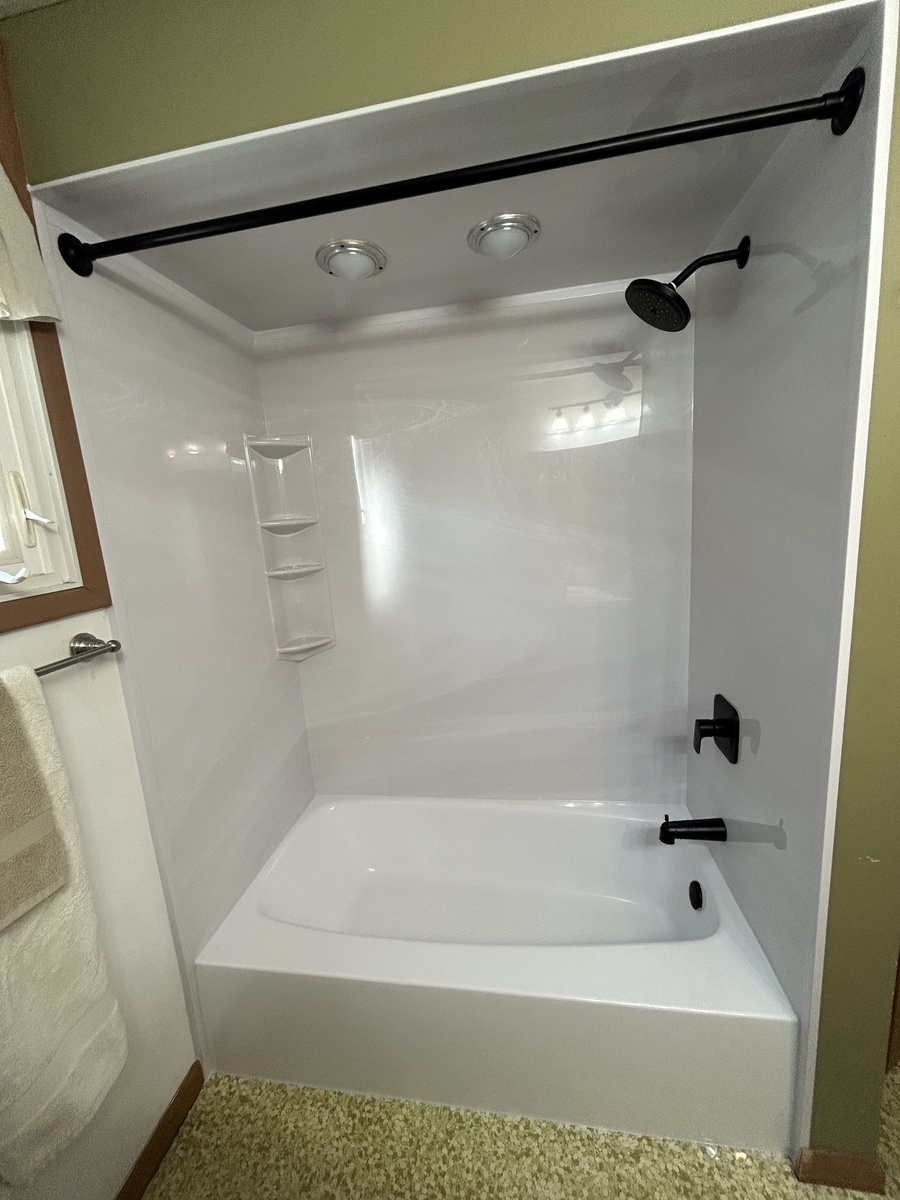628 Carney Boulevard , Marinette, WI, US