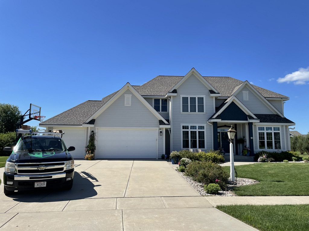 936 Prairieview Circle , Oconomowoc, WI, US