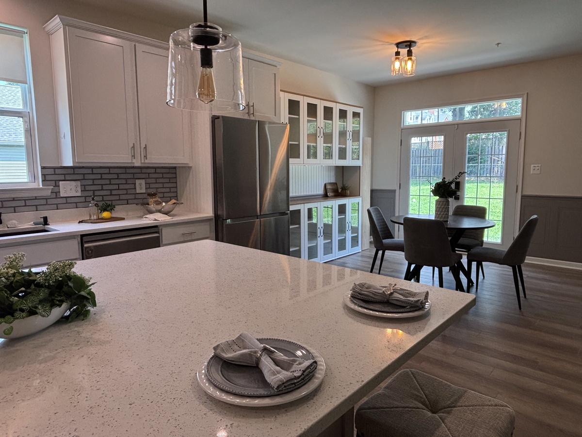 8071 Woodholme Circle , Pasadena, MD, US
