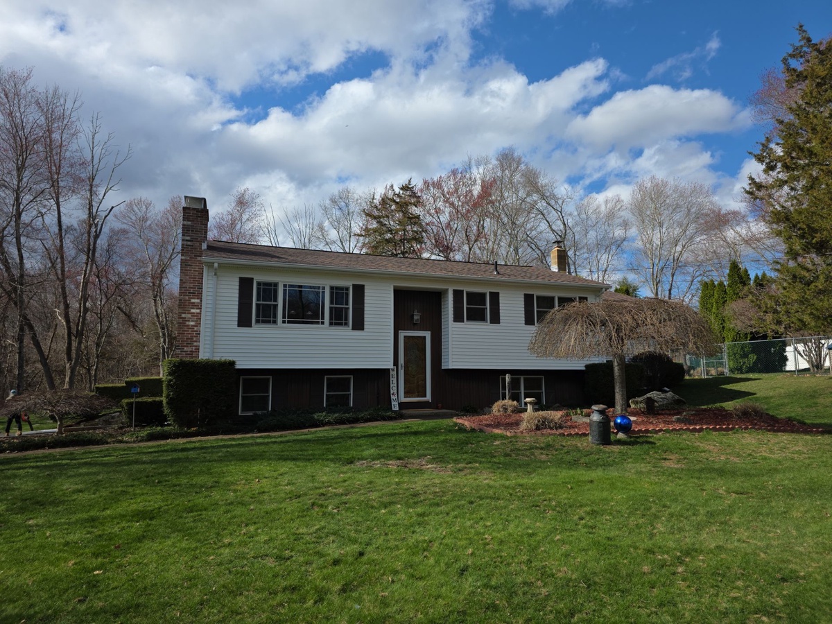 11 Maple Lane , Canterbury, CT, US