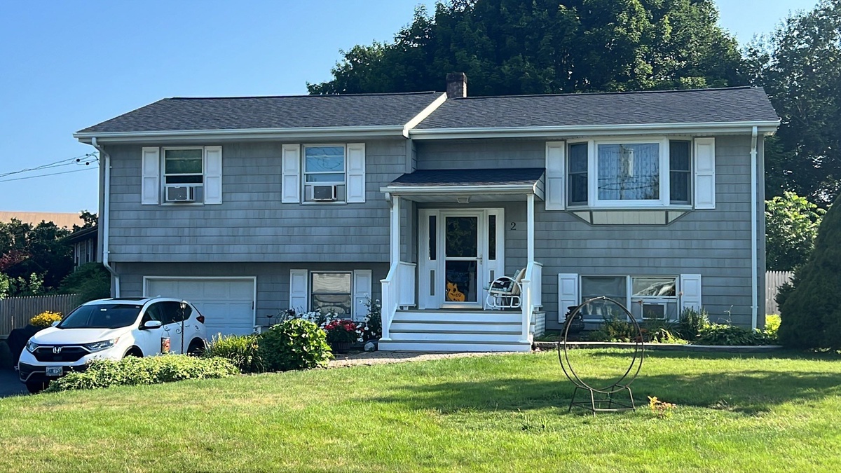 2 Namquid Drive , Middletown, RI, US