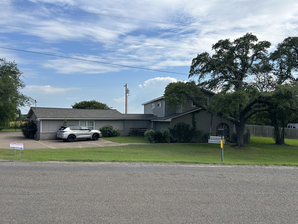 15528 Old China Spring Road , China Spring, TX, US