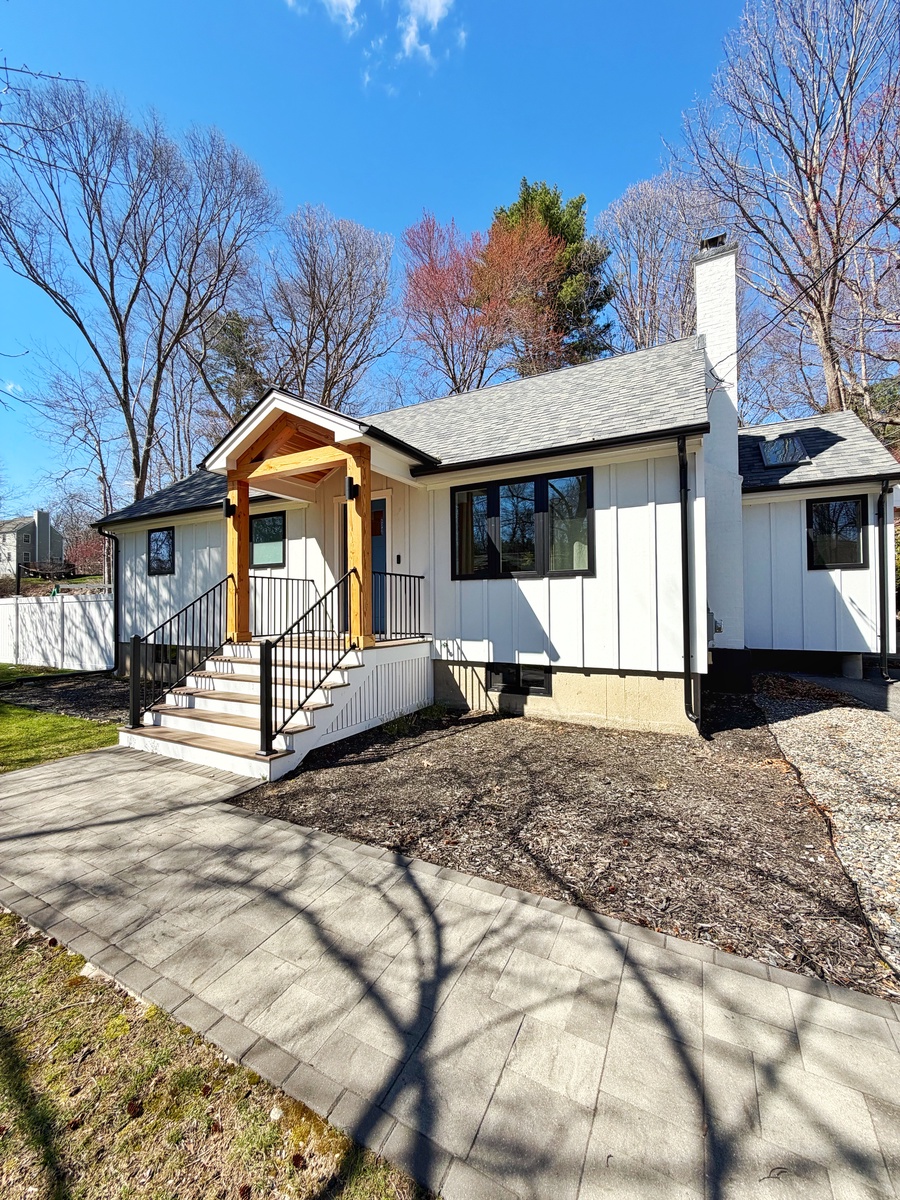 55 Southville Road , Southborough, MA, US