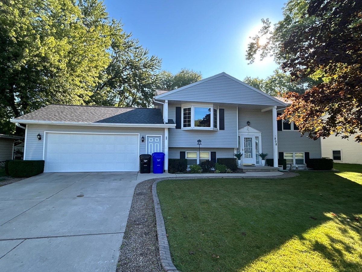 808 North Briarcliff Drive , Appleton, WI, US