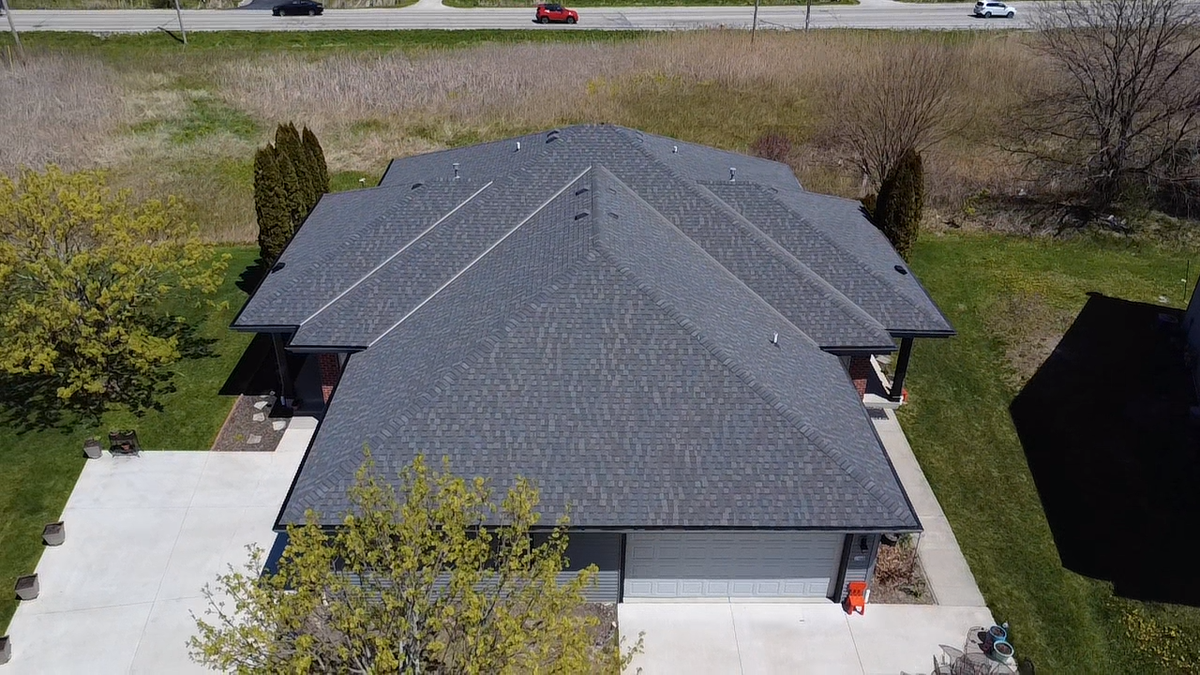 1414 East Buckwood Drive , Oak Creek, WI, US