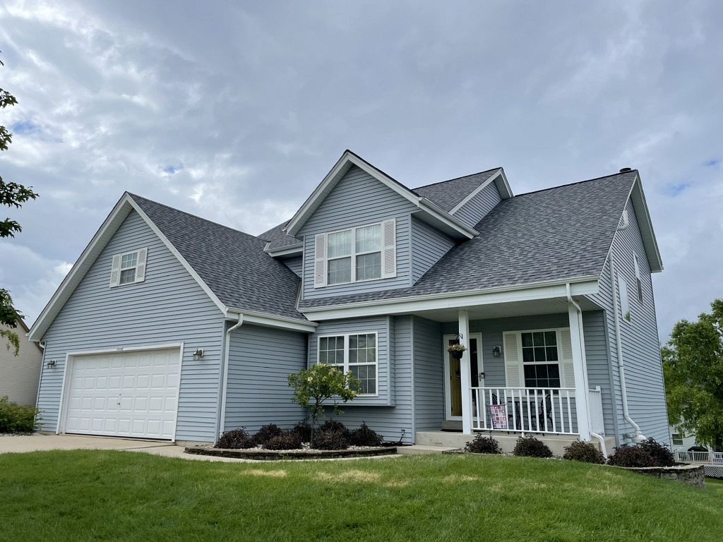1200 Aeppler Way , Oconomowoc, WI, US