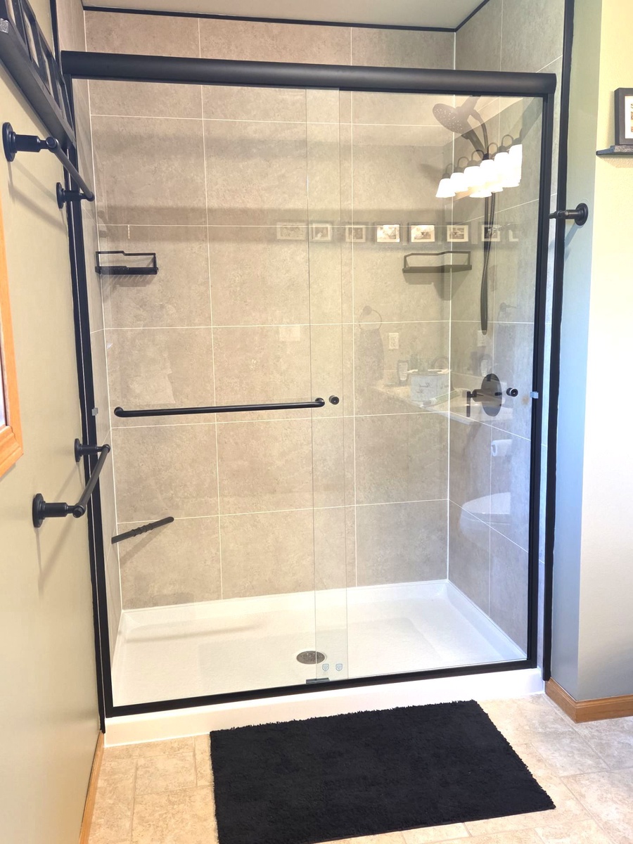 904 1st Avenue East , Holmen, WI, US
