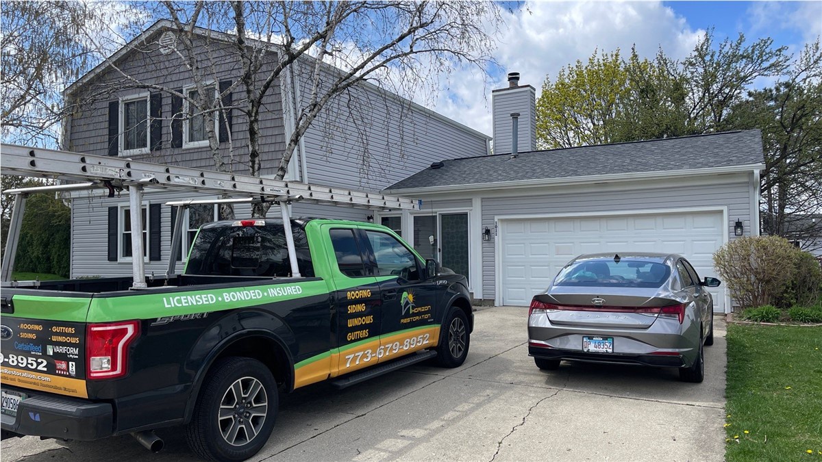1011 Warwick Circle South , Hoffman Estates, IL, US