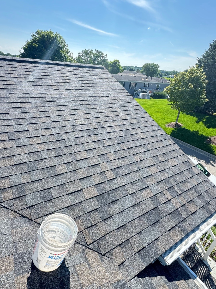 12003 Woodland Ridge Circle , South Lyon, MI, US