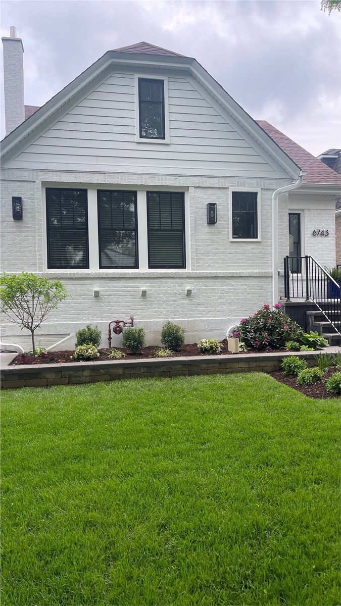 6743 North Oconto Avenue , Chicago, IL, US