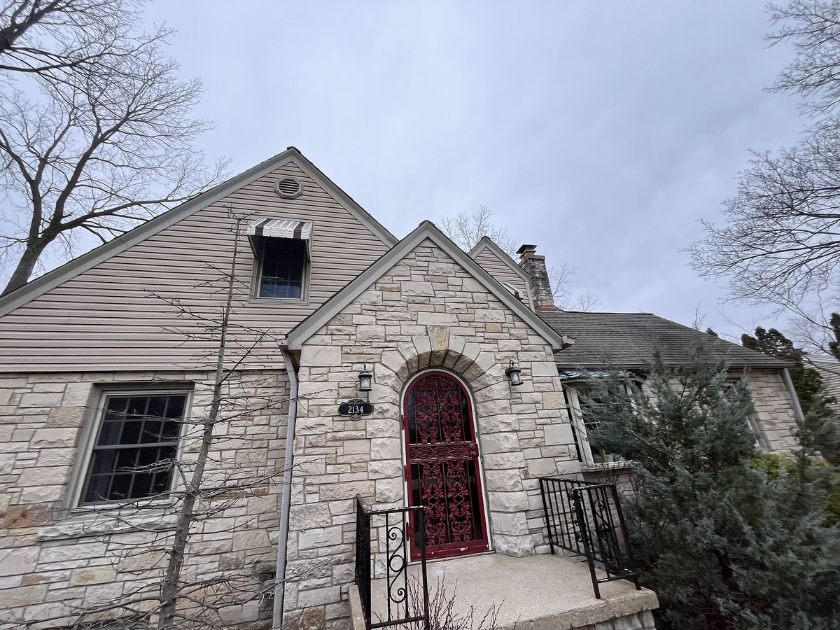 2134 South Sunny Slope Road , New Berlin, WI, US