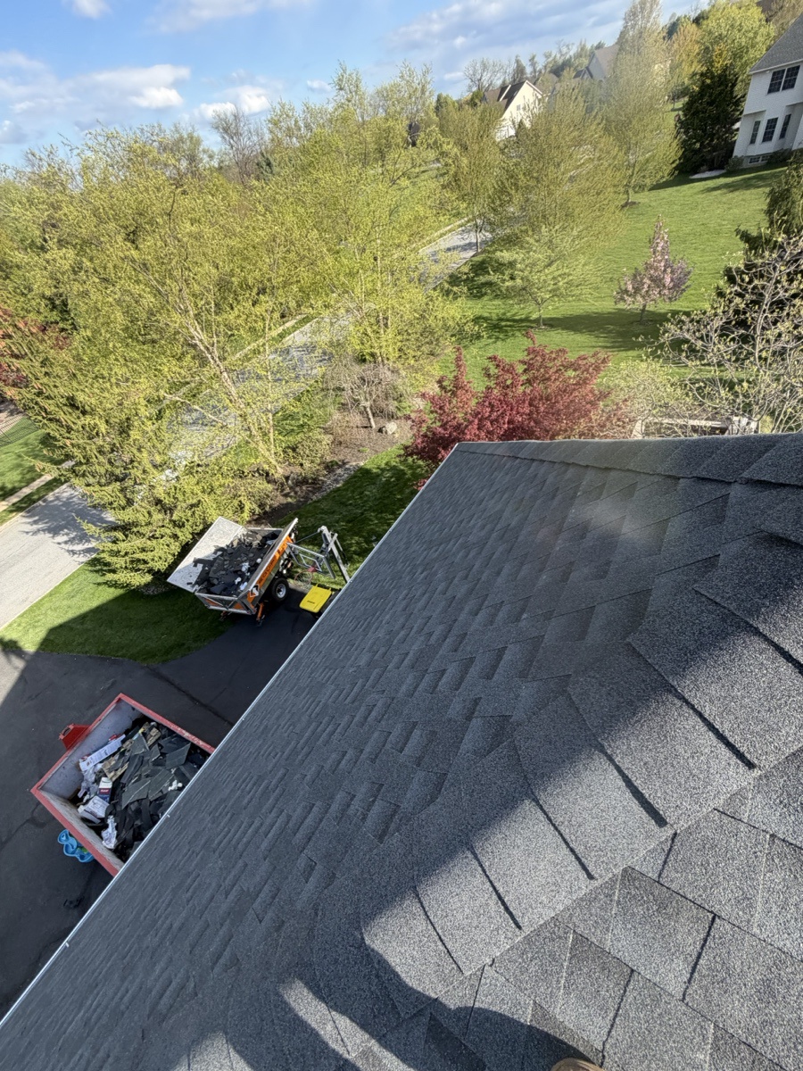 3310 North Bay Hill Drive , Center Valley, PA, US