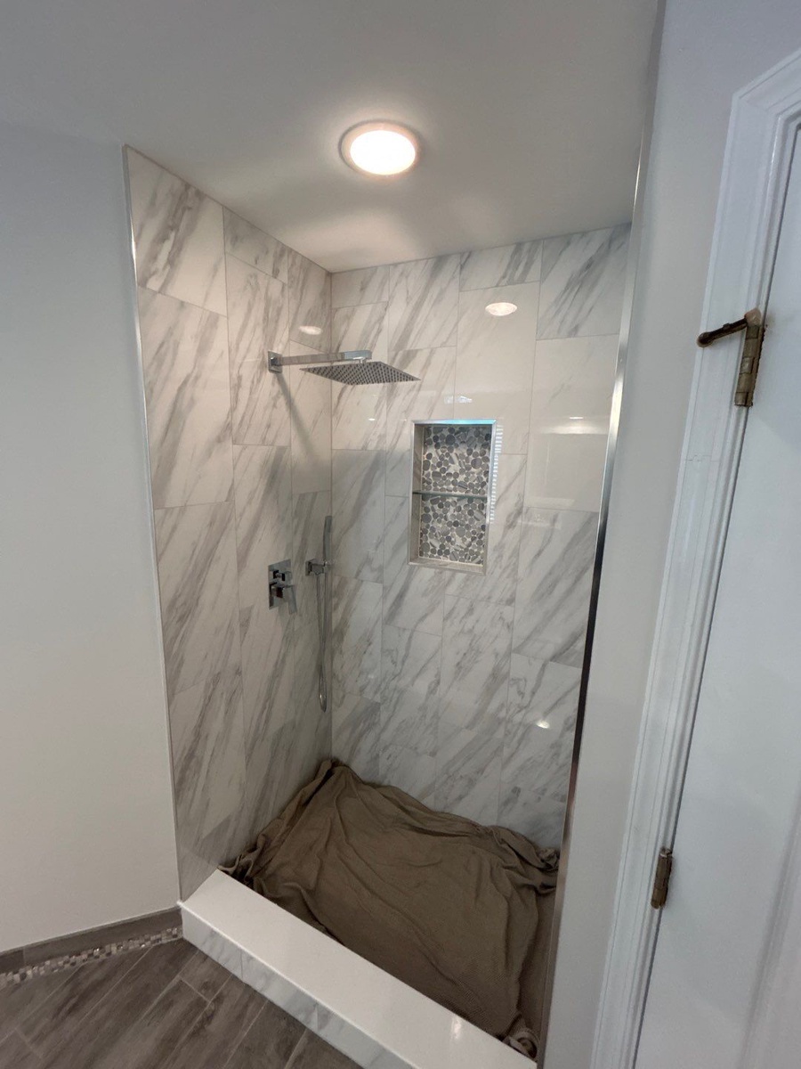8020 Middlebury Drive , Pasadena, MD, US