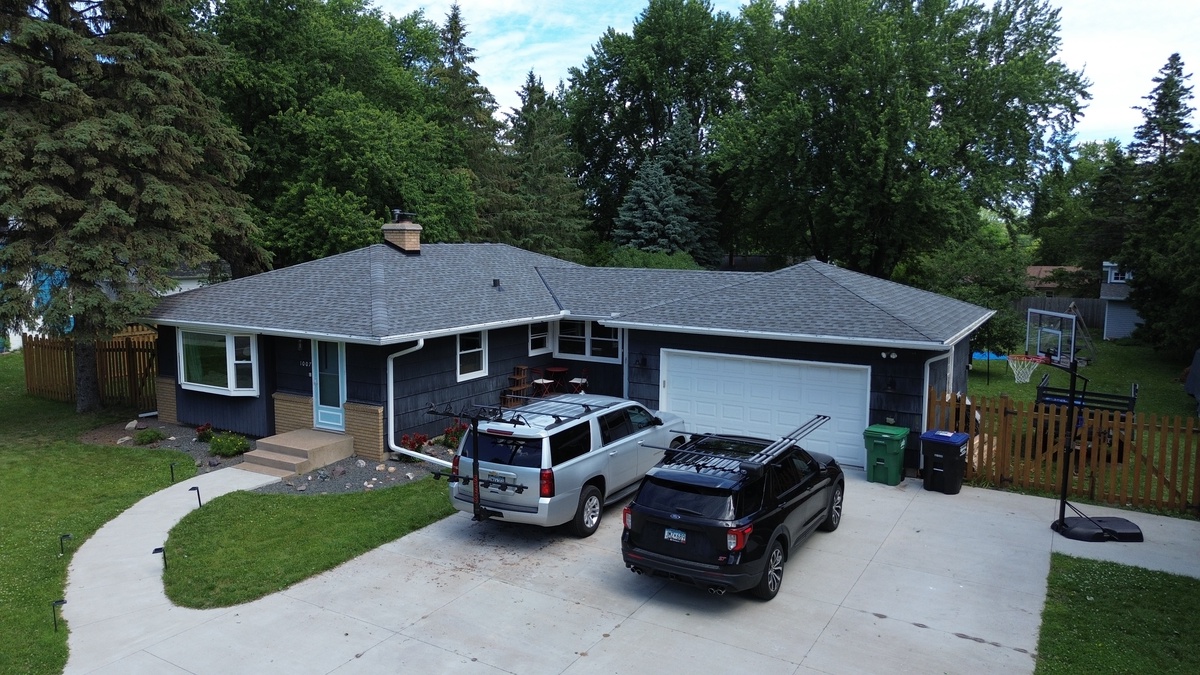 1007 County Road B2 West , Roseville, MN, US