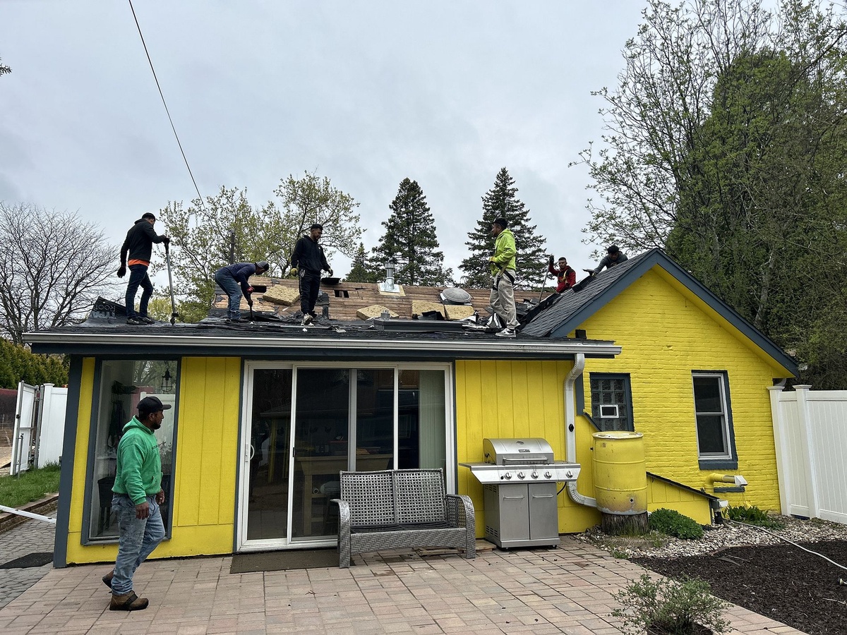 7728 North Sherman Boulevard , Brown Deer, WI, US