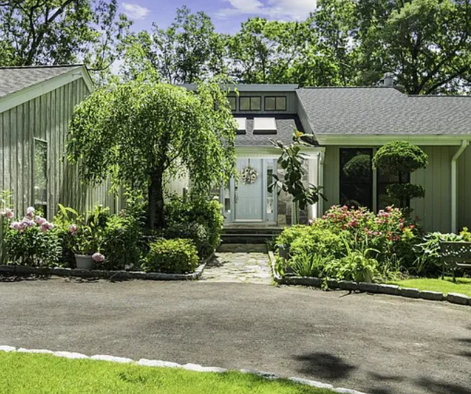 99 Law Road , Briarcliff Manor, NY, US