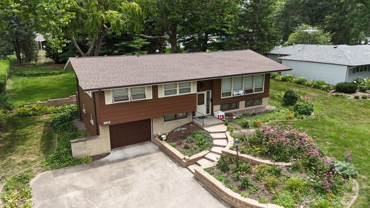 1412 West 1st Street , Pella, IA, US