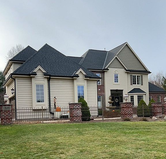 W290S5311 Ridgefield Road , Waukesha, WI, US
