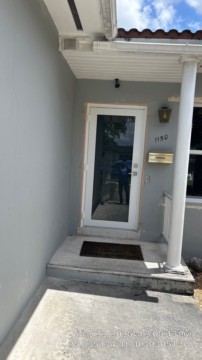 1150 Meadow Lark Avenue , Miami Springs, FL, US