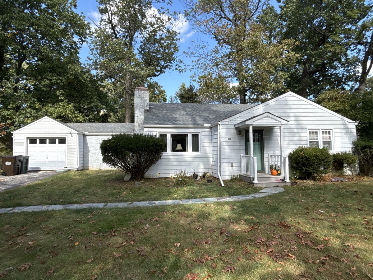 312 Greene Road , Berwyn, PA, US