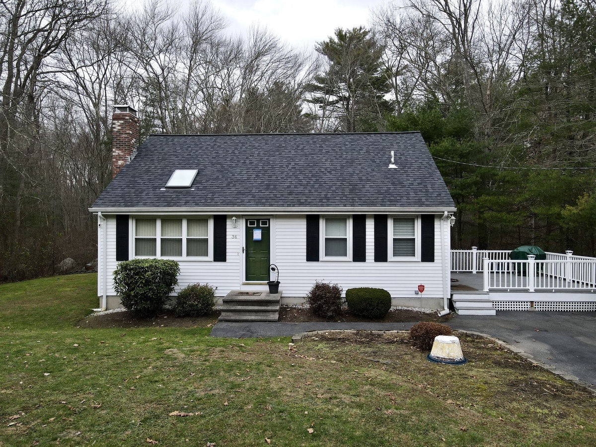 34 Old Oak Street , East Bridgewater, MA, US