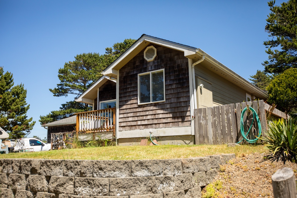 360 Southeast Harbor Avenue , Lincoln City, OR, US