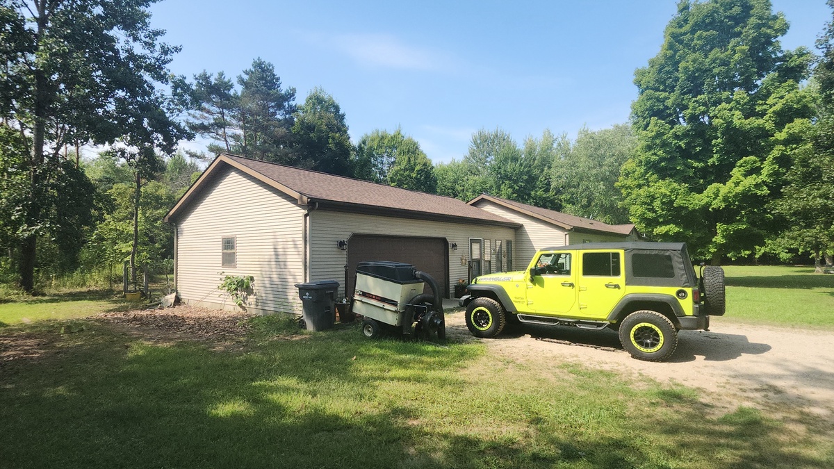 29685 40th Avenue , Paw Paw, MI, US