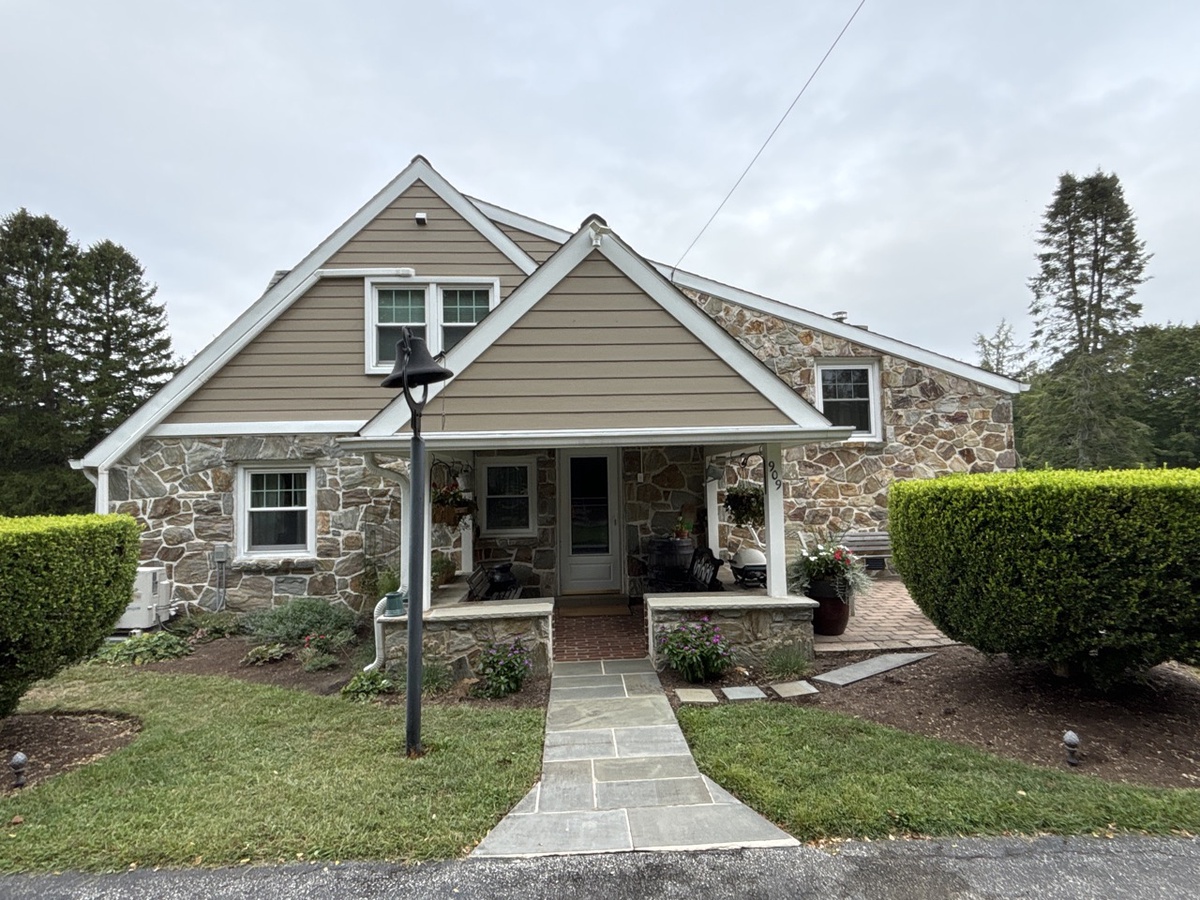 909 Newcomen Road , Chester Springs, PA, US