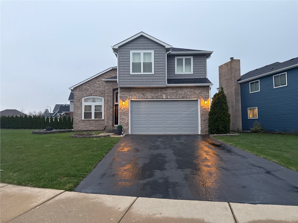 9007 Hillcrest Lane , Woodridge, IL, US